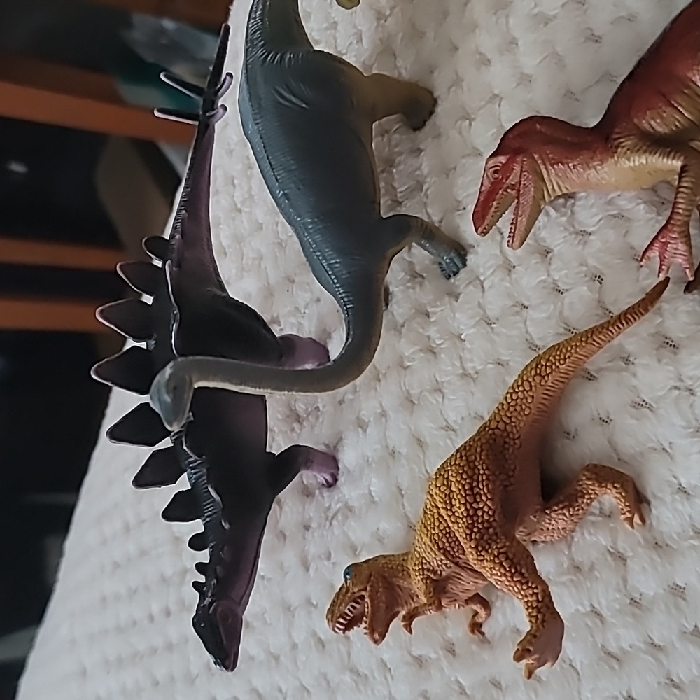 Lot Of 10 Hard PVC Medium Colourful Dinosaur Toys - Picture 5 of 7